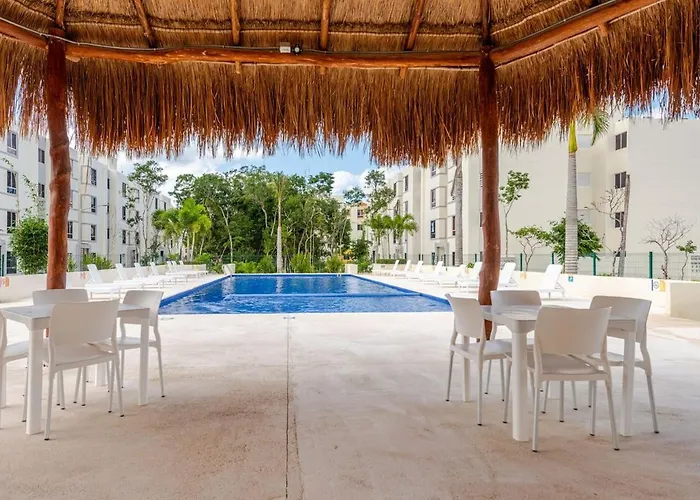 Hippie Artisan Jungle Flat Pool Tulum